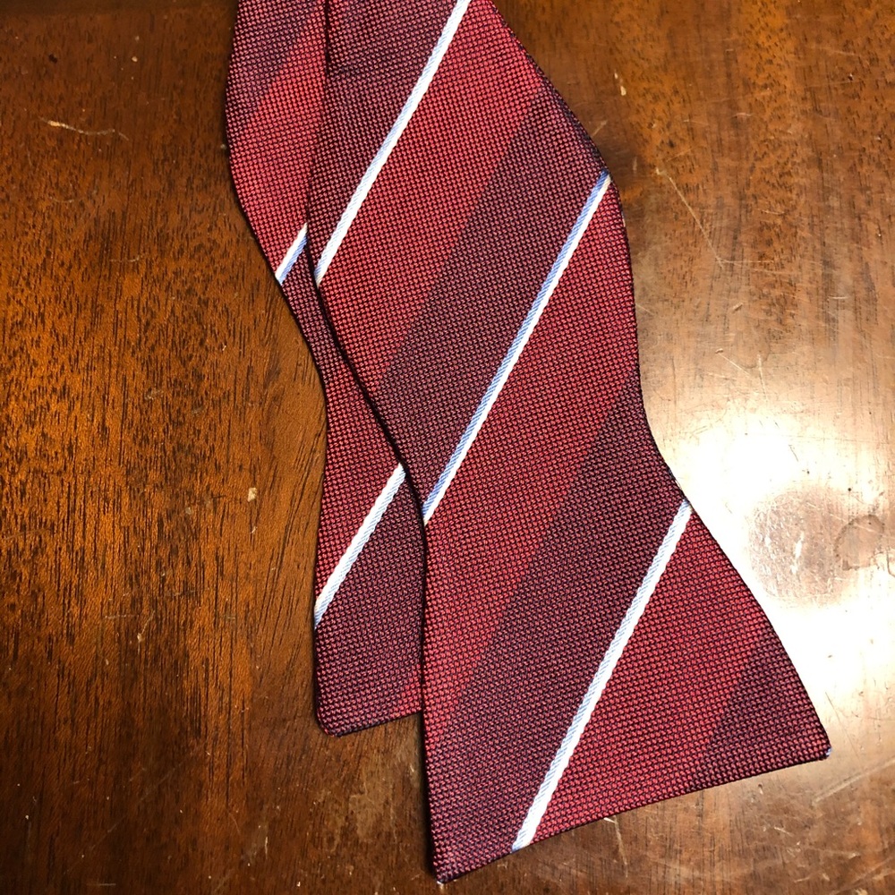 Izod bow tie